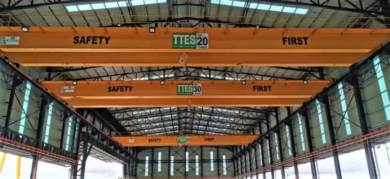 Double girder overhead travelling crane